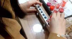 据国度食药监局通知布告称：化妆品出产